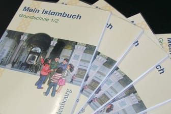 Grundschul-Lehrbuch für den Islamunterricht: 2009 startete das Fach in Bayern als Modellversuch.