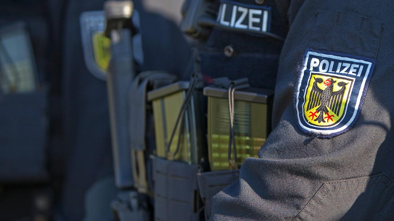 Bundespolizisten: Ermittler stürmten in der Nacht zwei Wohnungen in Osnabrück und Kassel. (Symbolfoto)