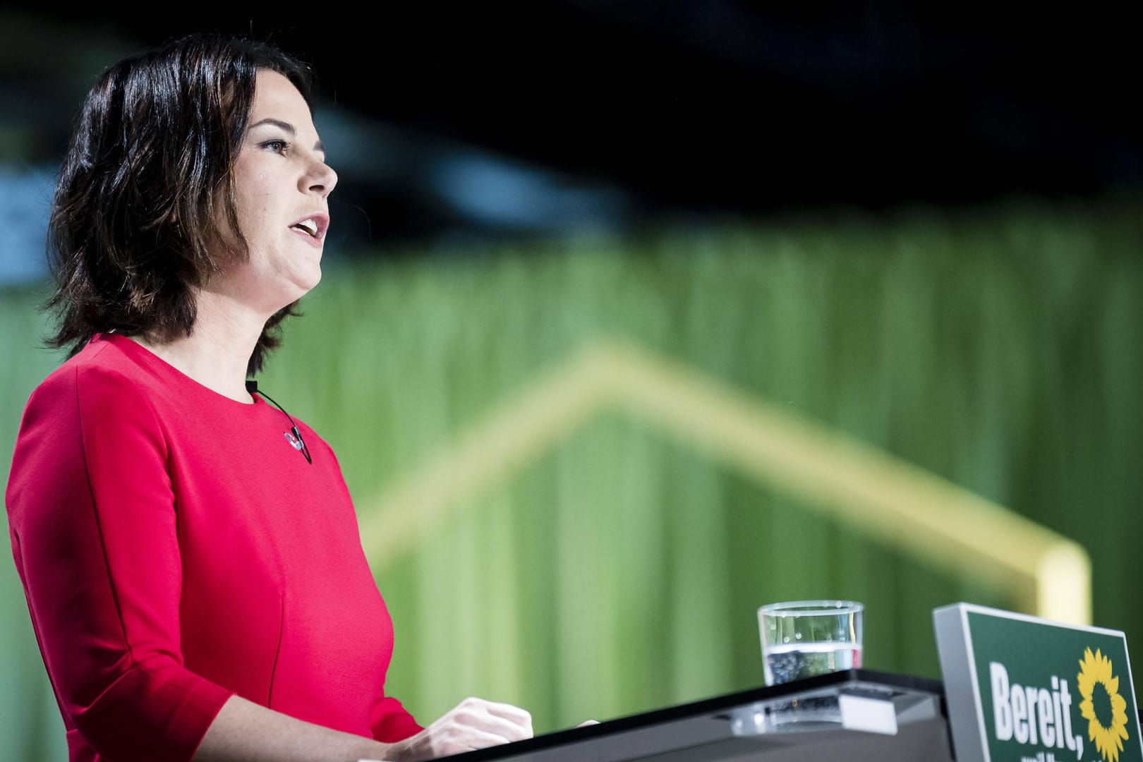 Annalena Baerbock auf dem Grünen-Parteitag: Der Rückhalt in der eigenen Partei ist trotzdem groß.