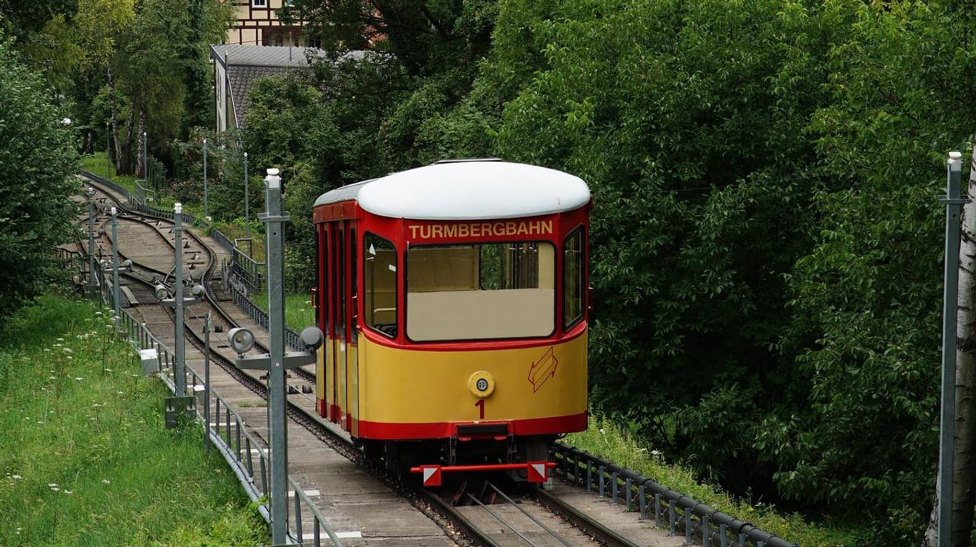 Die Turmbergbahn in Karlsruhe (Archivbild): Die Standseilbahn fährt wieder.
