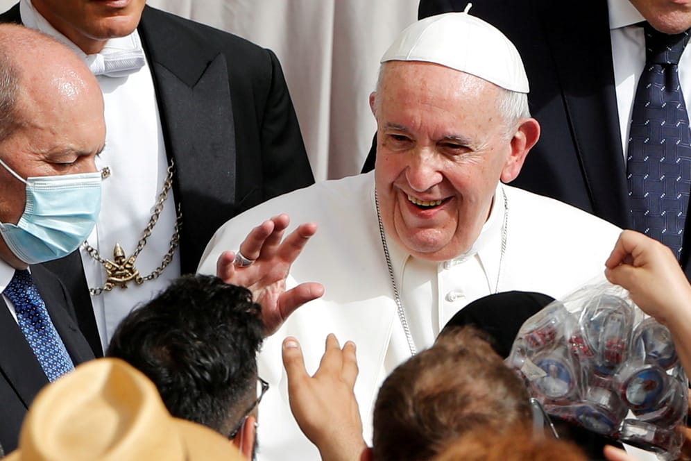 Papst Franziskus im Juni: Derzeit erholt sich das Oberhaupt der katholischen Kirche von einer Operation.
