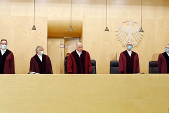 Der Zweite Strafsenat beim Bundesgerichtshof: Nach dem Einsturz des Stadtarchivs in Köln wurden zwei Freisprüche überprüft.
