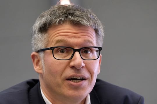 Blockchains? Bernhard Rohleder, Hauptgeschäftsführer des Bitkom, glaubt nicht, dass der Knoten in Deutschland bald platzt.