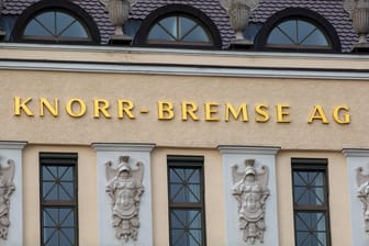 Knorr-Bremse-Hauptzentrale in München: Der Bremsenhersteller will doch nicht den Zulieferer Hella übernehmen.