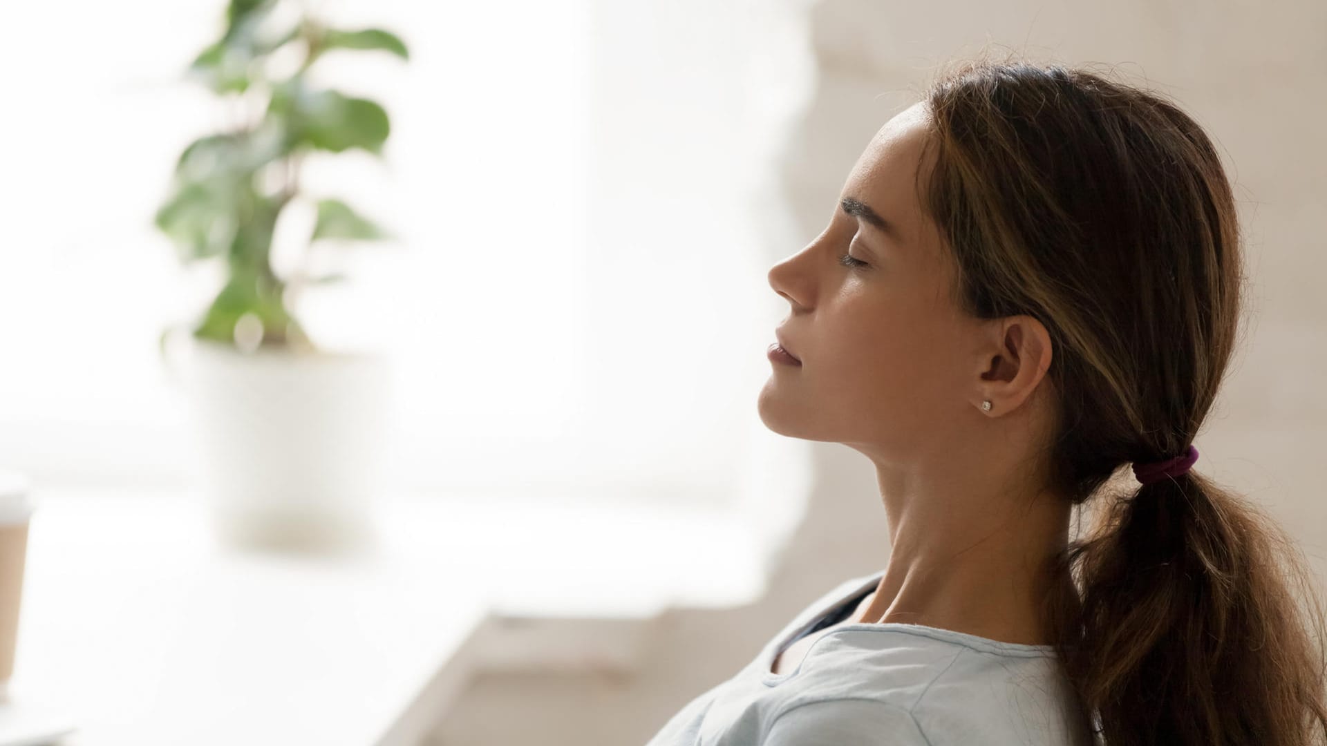 Langsame und tiefe Atemzüge sind eine wirksame Methode, Stressreaktionen zu lindern.