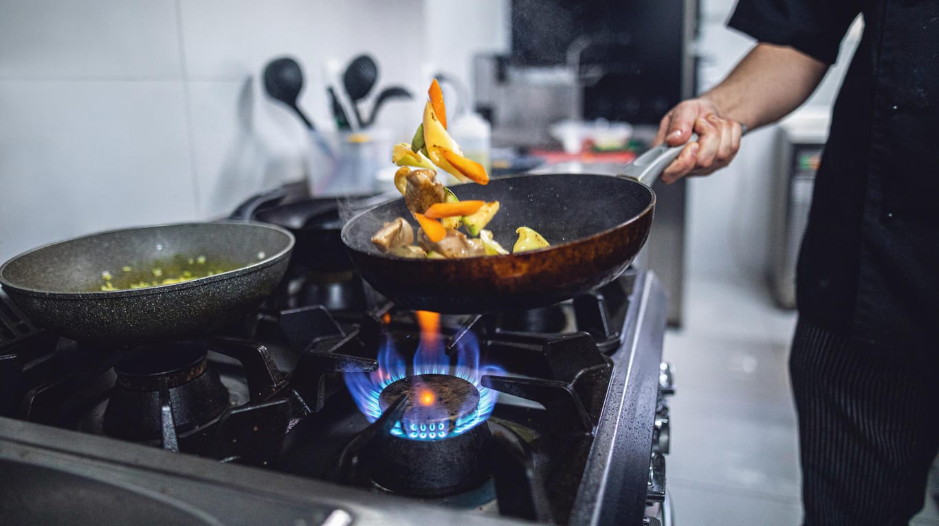 Mit einem Gasherd bereiten Sie vielseitige Gerichte schnell, effizient und mit geringem Energieverbrauch zu.