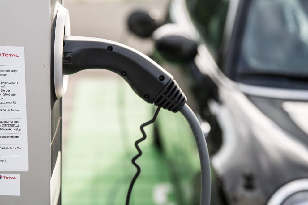 Ladestation für Elektroautos: Mit ein paar Tipps können Sie ganz leicht Strom sparen.