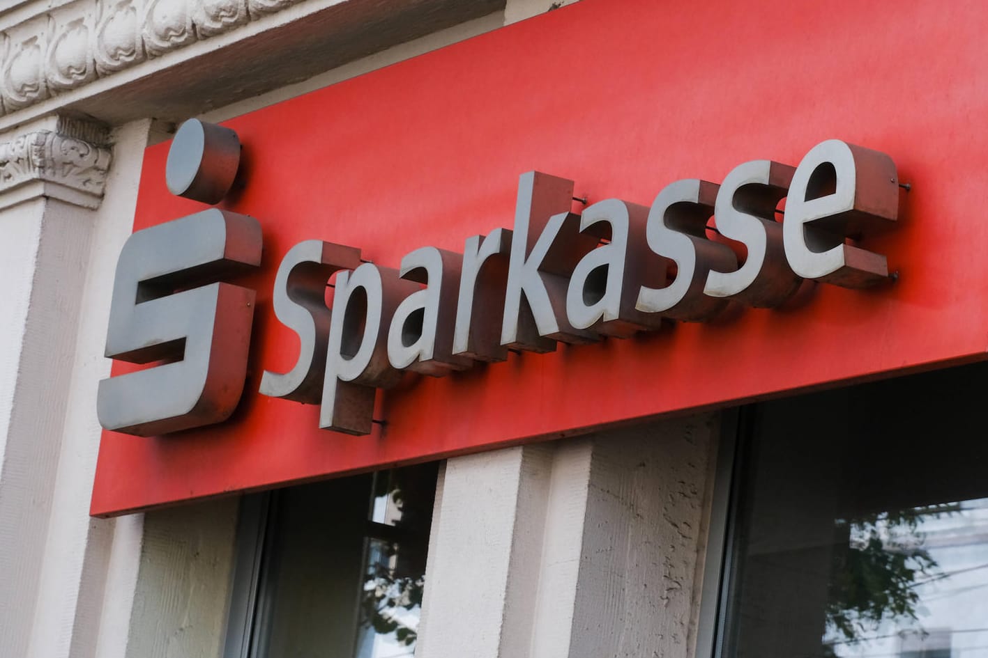 Sparkasse-Logo (Symbolbild): Ein Urteil zu Strafzinsen ist gefallen.