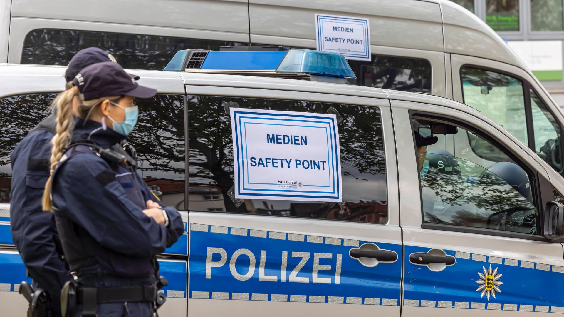 Sammelpunkt für Medien auf einer Querdenker-Demonstration: In der Vergangenheit wurden Journalisten mehrfach verbal und körperlich auf solchen Veranstaltungen angegriffen.