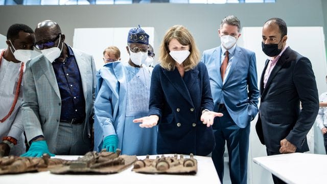 Rundgang der nigerianischen Kulturdelegation