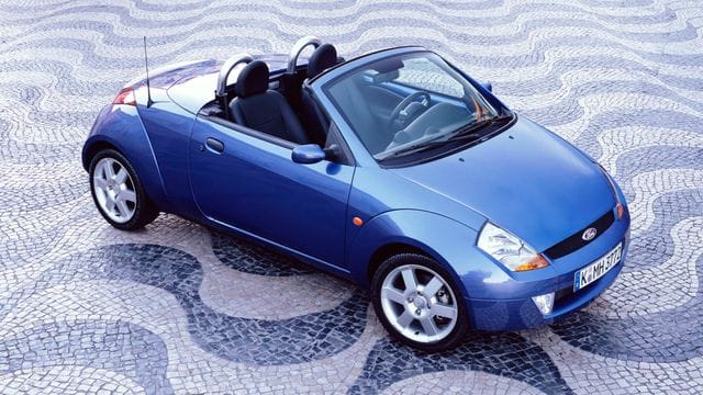 Reich musste man für das Vergnügen auch nicht sein, galt der Ford Streetka doch als vergleichsweise günstiges Cabrio.