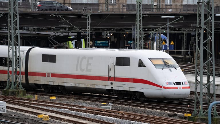 Hamburger Gleise nördlich vom Hauptbahnhof Hamburg: Für den Ausbau der Bahnstrecke zwischen Hannover und Hamburg prüft die Deutsche Bahn alle Trassenvarianten.