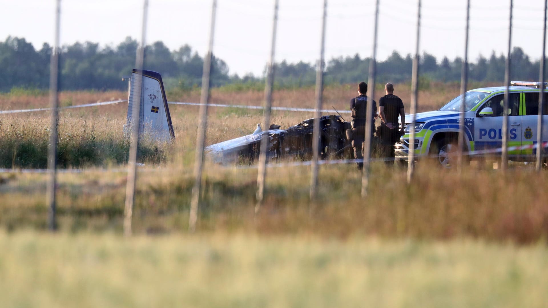 Der Ort des Absturzes in Schweden: Die Maschine ist mit neun Insassen am Flughafen Örebro verunglückt.