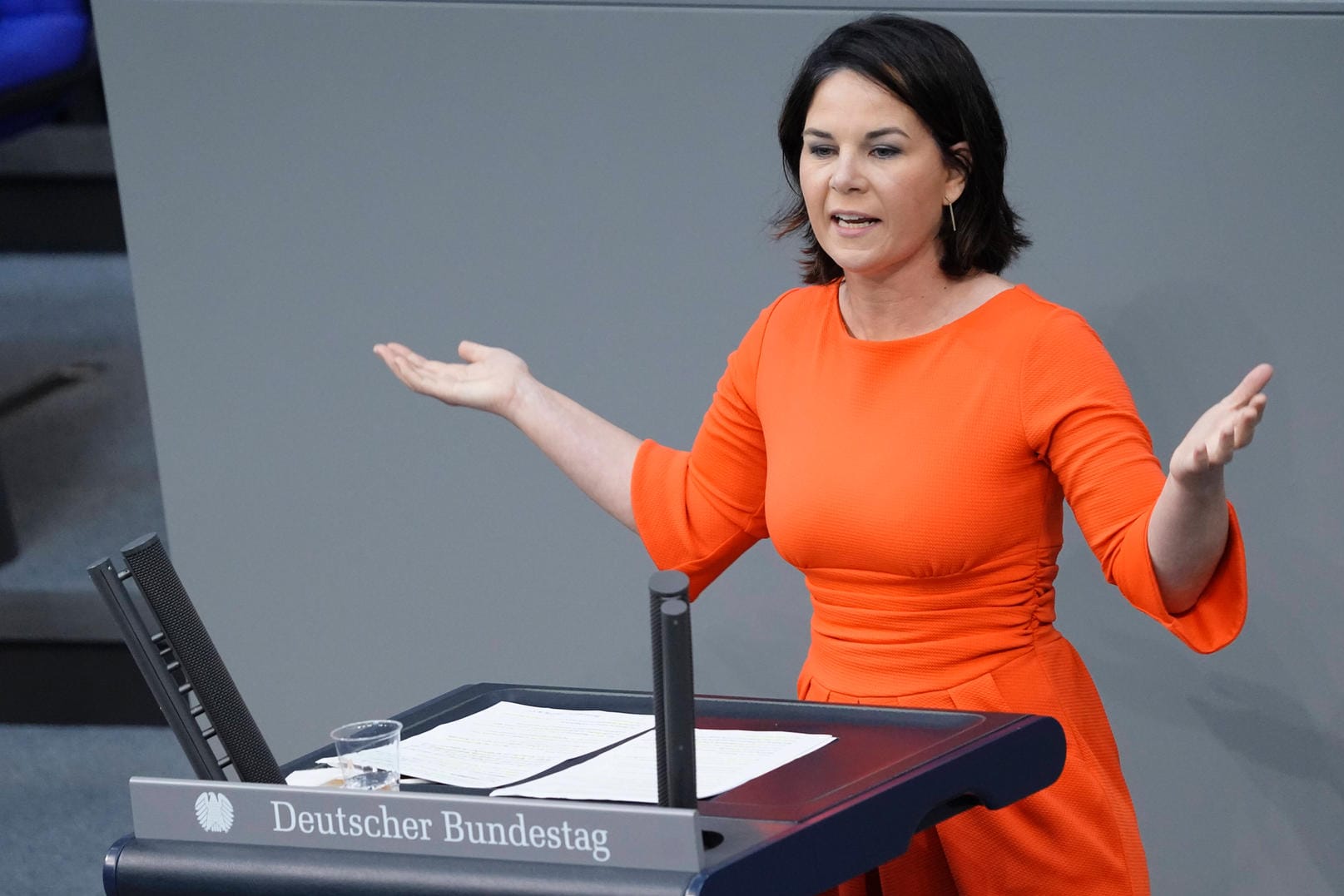 Annalena Baerbock: Nach den Plagiatsvorwürfen rund um ihr Buch hat die Grünen-Kanzlerkandidatin Fehler eingeräumt.