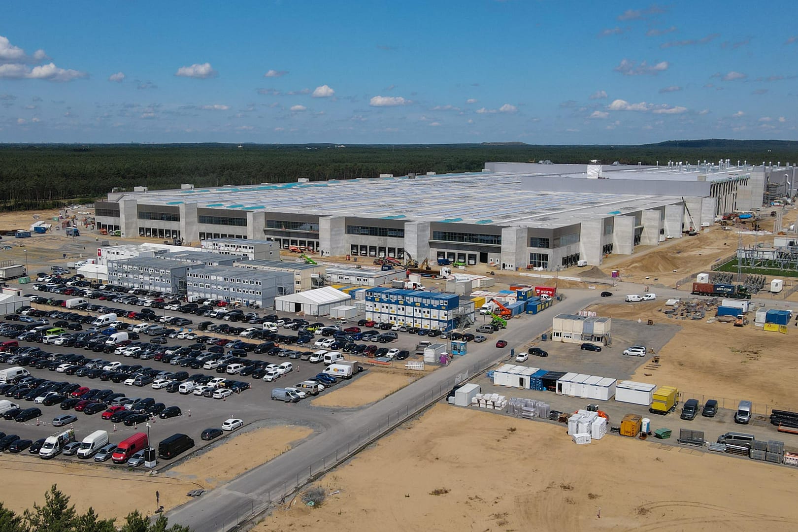 Tesla-Autofabrik in Grünheide: Das Landesumweltamt kontrolliert die Baustelle. Tesla-Autofabrik in Grünheide: Das Landesumweltamt kontrolliert die Baustelle.