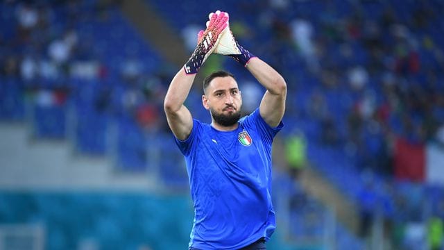 Ist auf den Spuren seines großen Vorbildes: Gianluigi Donnarumma.