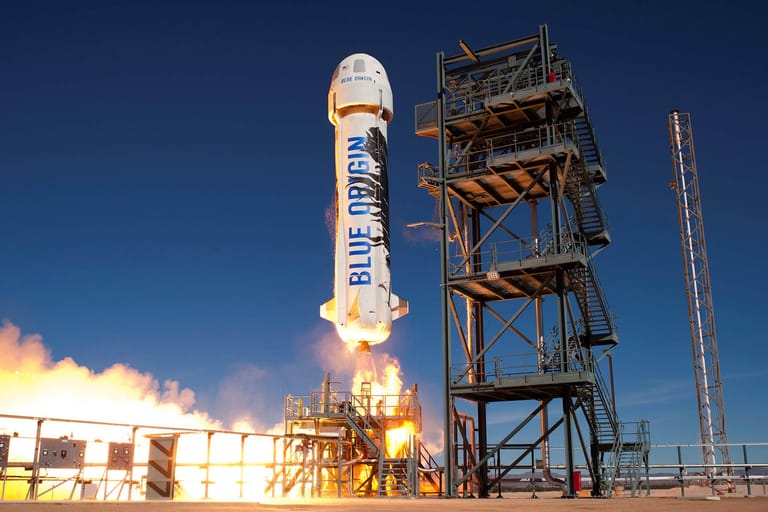 Der jüngste Testlauf von Blue Origin: Mit einer solchen "New Shepard"-Rakete will Jeff Bezos am 20. Juli ins Weltall fliegen.