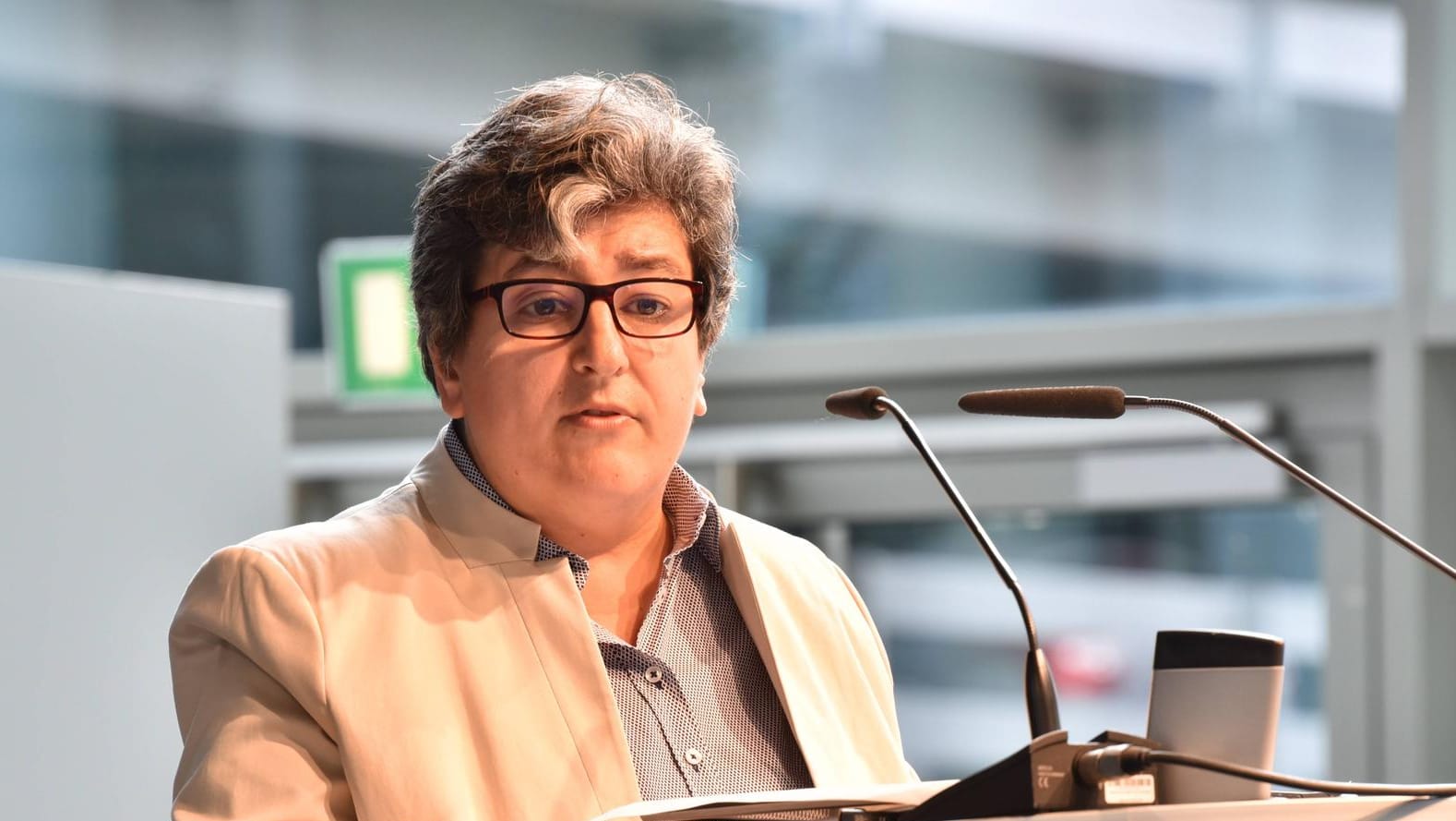 Die Politikerin Susana Dos Santos Herrmann, SPD, im Jahr 2017 (Archivbild): Ihr Büro in Köln wurde mit Farbbeuteln beworfen. Die Politikerin Susana Dos Santos Herrmann, SPD, im Jahr 2017 (Archivbild): Ihr Büro in Köln wurde mit Farbbeuteln beworfen.