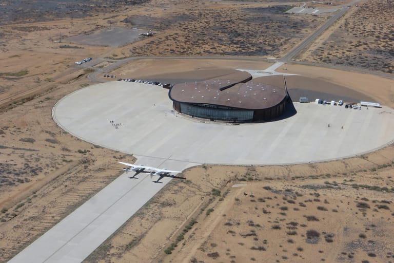 Der Spaceport America im US-Bundesstaat New Mexiko: Von diesem Weltraumhafen will Virgin Galactic künftig Touristen ins All schicken.