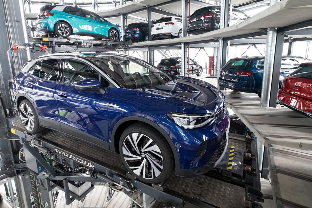 Die VW-Autostadt in Wolfsburg: Der Autobauer setzt verstärkt auf Elektroautos.