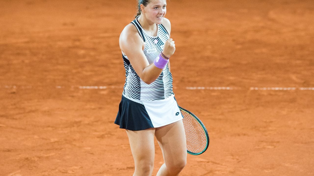 Jule Niemeier bejubelt ihren Halbfinaleinzug in Hamburg. Jule Niemeier bejubelt ihren Halbfinaleinzug in Hamburg.