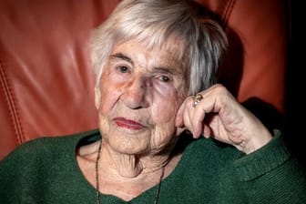 Esther Bejarano, deutsch-jüdische Überlebende des Konzentrationslagers Auschwitz-Birkenau, ist gestorben.