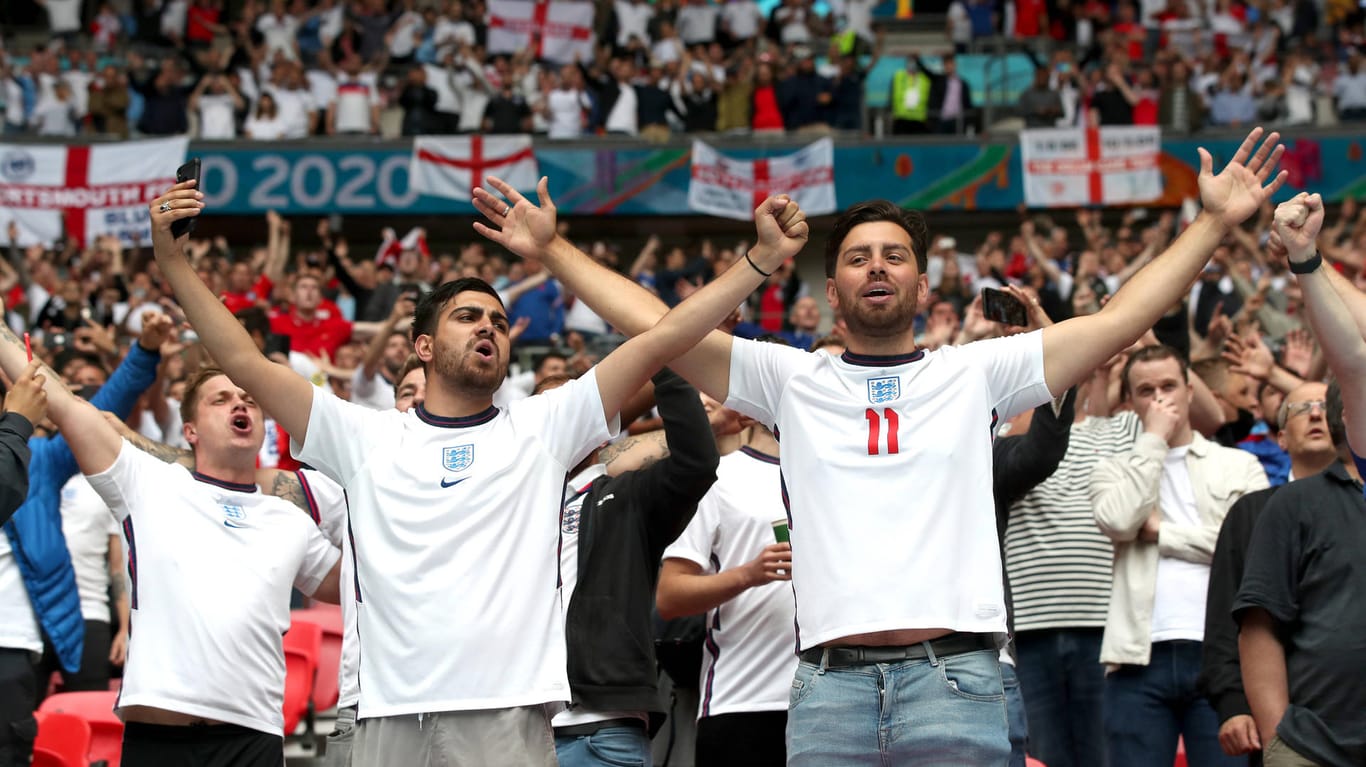 Englische Fans bei einem Länderspiel im Wembley: Die Partie gegen Dänemark hat ein Nachspiel für die FA.