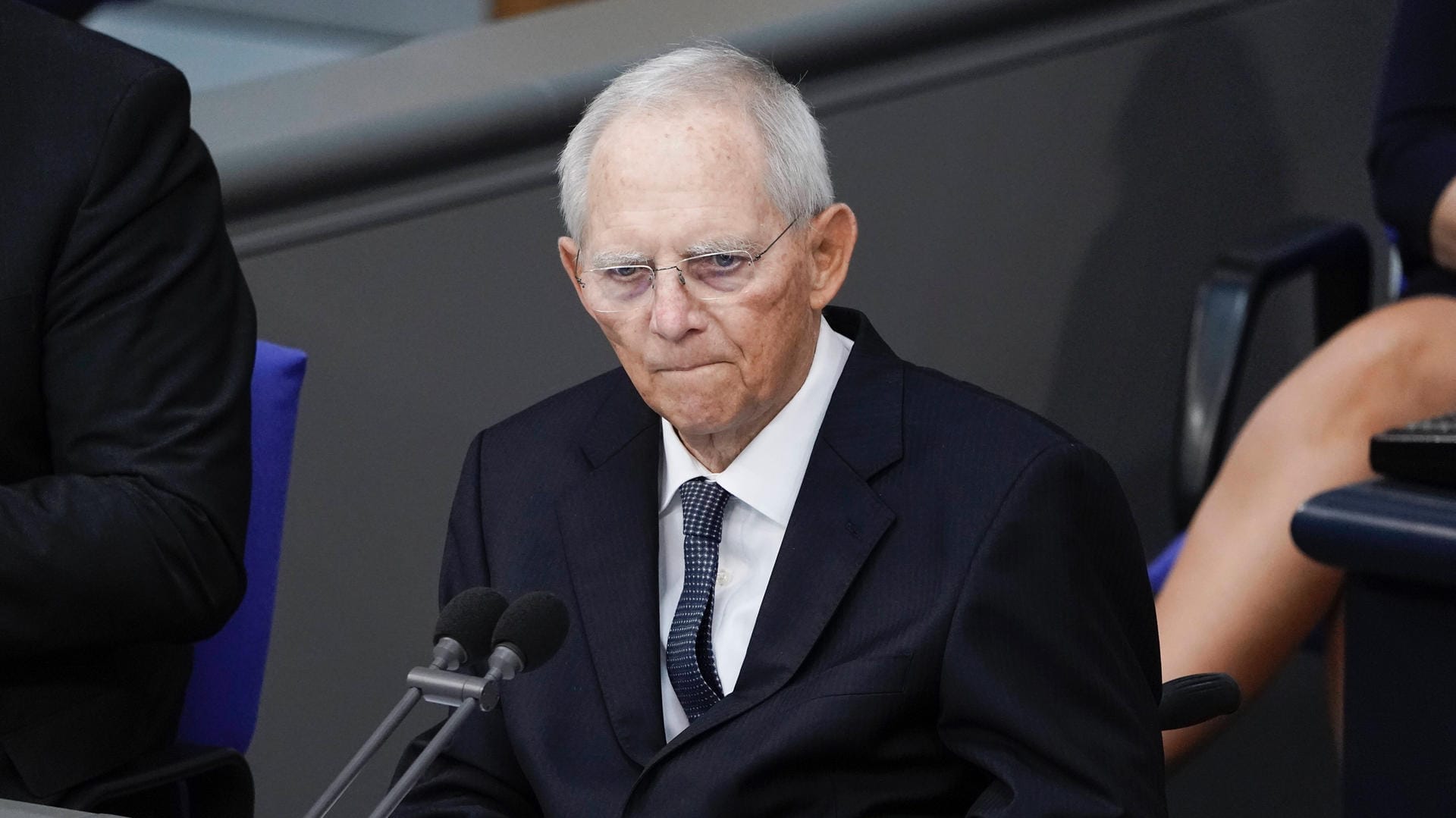 Bundestagspräsident Wolfgang Schäuble bei einer Plenarsitzung (Archivbild). Der Unionspolitiker sieht heute keine Benachteiligung von Frauen in der Politik.
