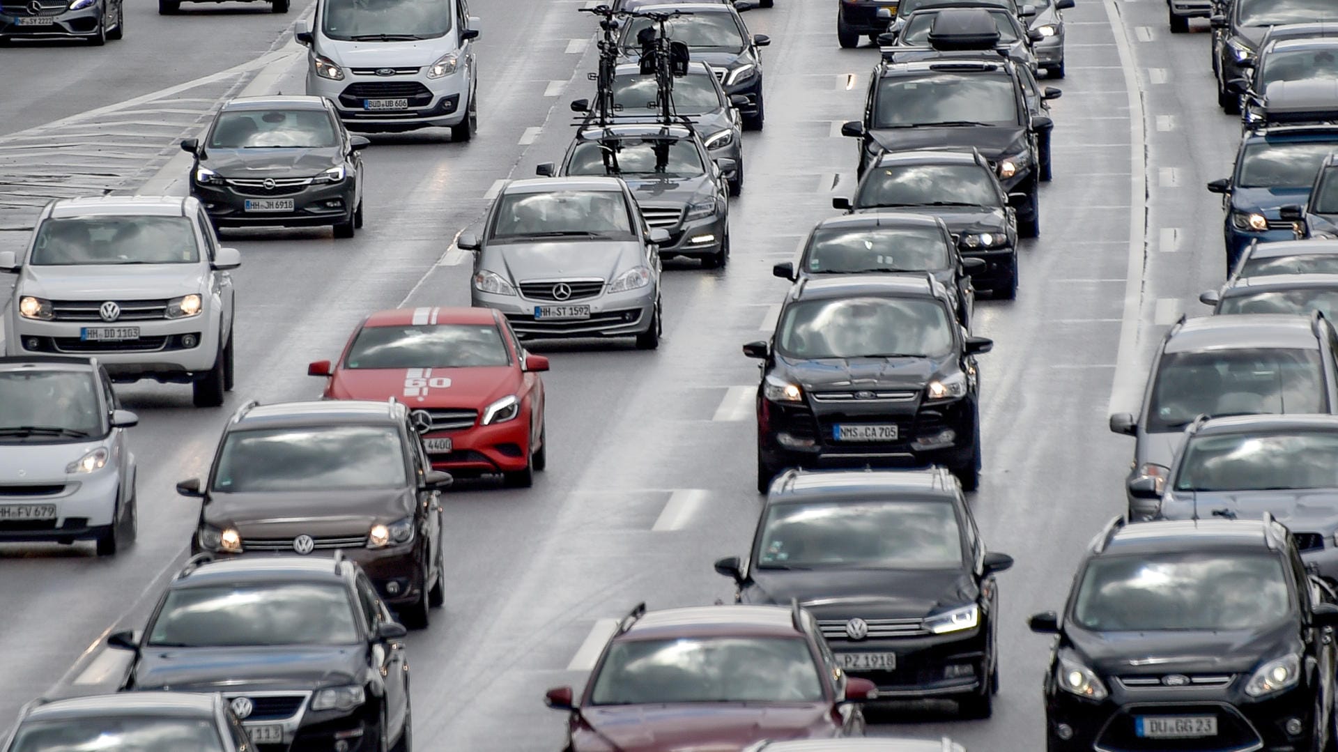 Stau auf einer Autobahn: Eine neue App soll helfen sie zu umgehen.