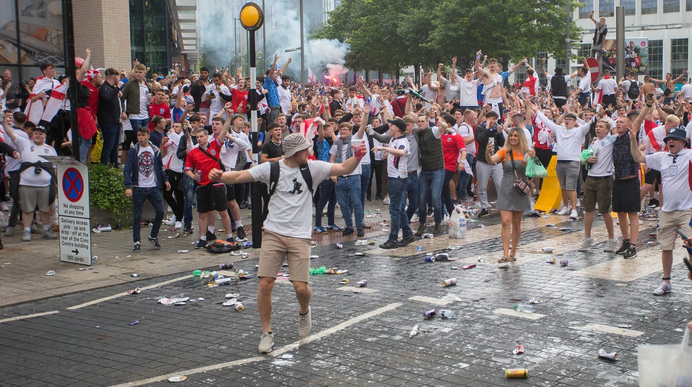 Die Kontrolle verloren: Fans in den Londoner Straßen.