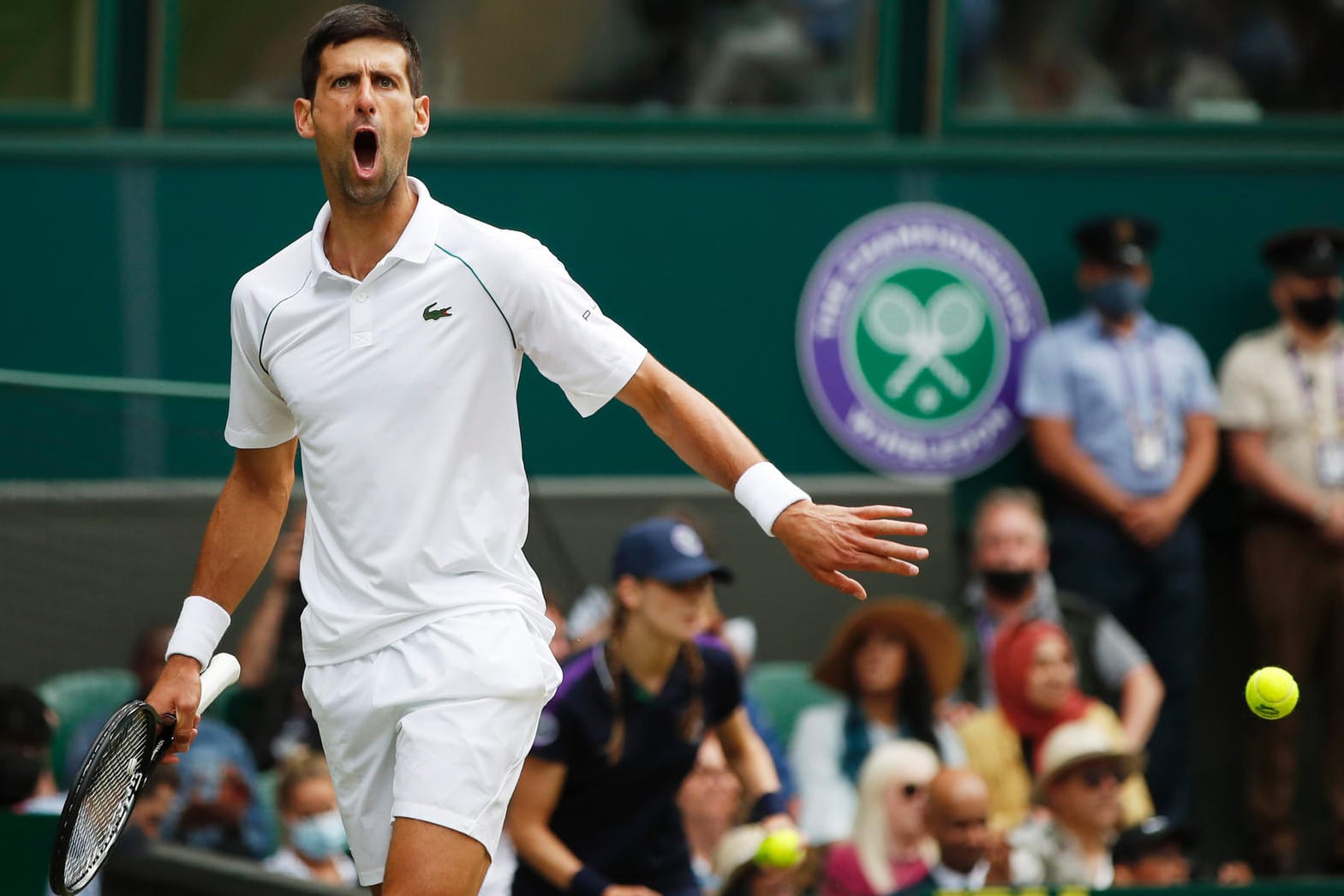 Geschichte geschrieben: Novak Djokovic jubelt im Wimbledon-Finale gegen Matteo Berrettini.