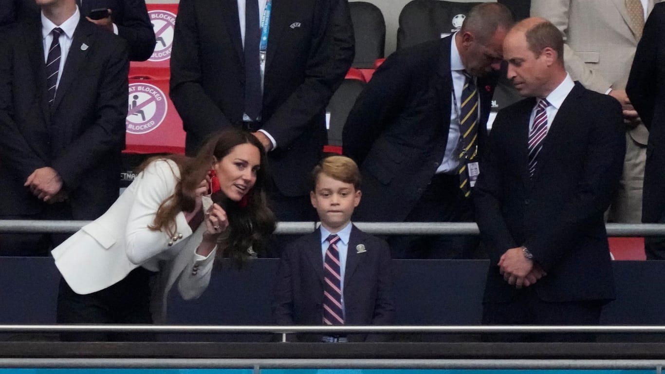 Die Royals beim EM-Finale: Herzogin Kate, Prinz George und Prinz William.