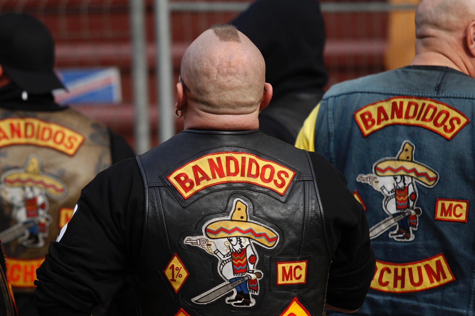 Bandidos-Mitglieder (Archivbild): Wer Straftaten im Sinne des Vereins begeht, wird mit Aufnähern belohnt. Es geht um schwere Körperverletzung und Tötungsdelikte.