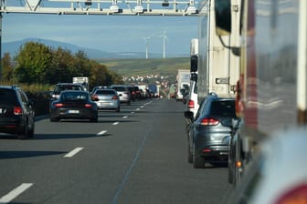 Die A63 in Richtung Mainz (Symbolbild): Ein Radfahrer war auf der Autobahn unterwegs.