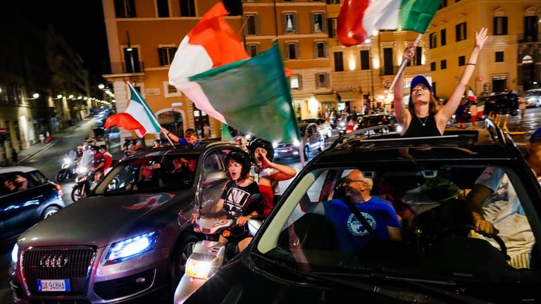 Jubel in Rom: In der ganzen Stadt feierten italienische Fans den EM-Titel.