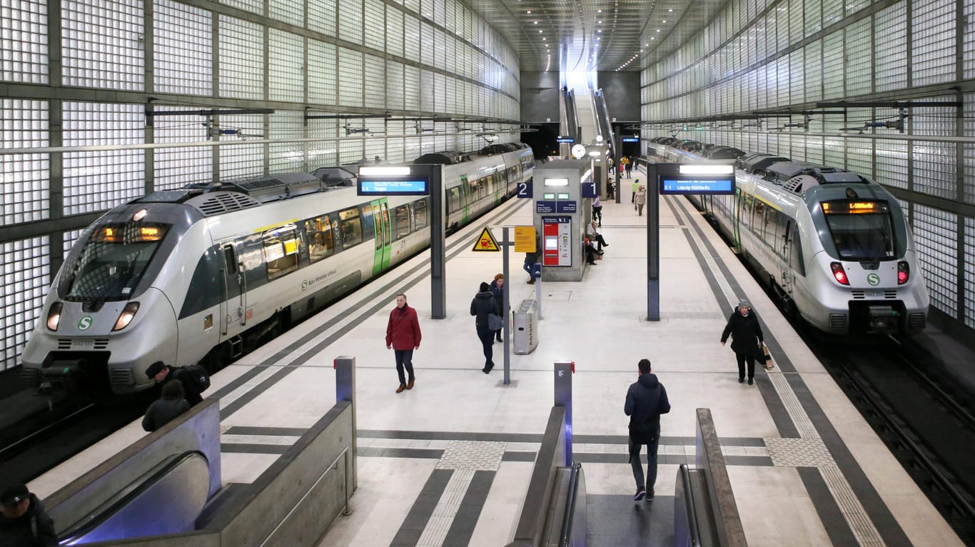 Unterirdische S-Bahn Haltestelle Wilhelm-Leuschner-Platz: In Leipzig findet in den nächsten Wochen der Streckenausbau Sachsen-Franken-Magistrale statt.