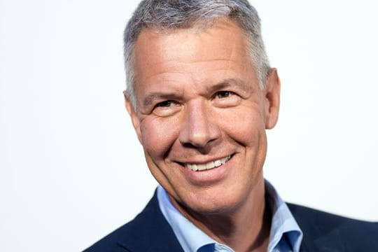 Peter Kloeppel, der Chefmoderator von "RTL Aktuell", wusste sich zu helfen.