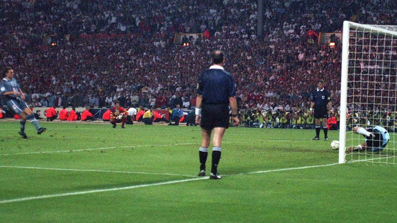 Gareth Southgate (l.): Am 26. Mai 1996 scheiterte der Engländer im EM-Halbfinale vom Elfmeterpunkt an Andreas Köpke.