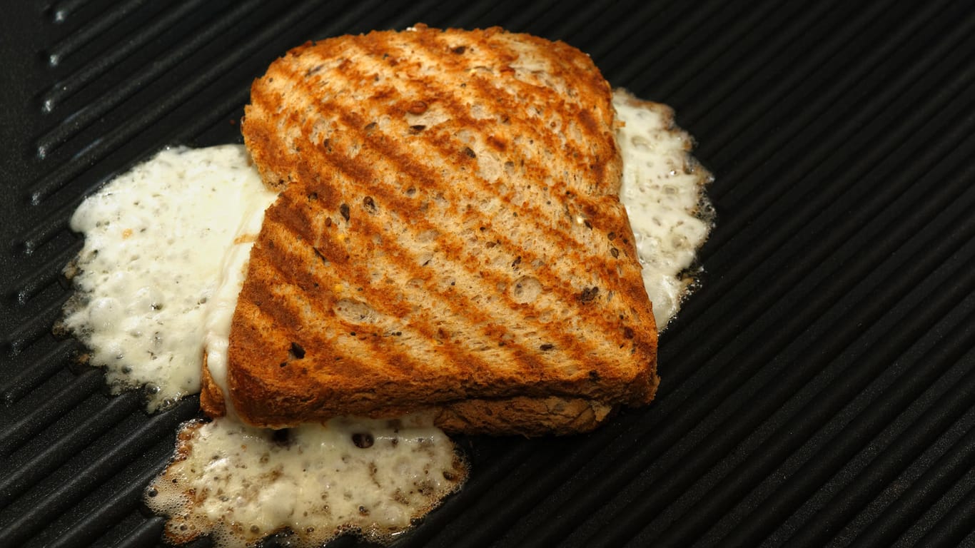 Sandwich: Der zerlaufene Käse ist für viele ein Highlight – allerdings nur beim Essen und nicht bei der Reinigung des Sandwich-Makers.
