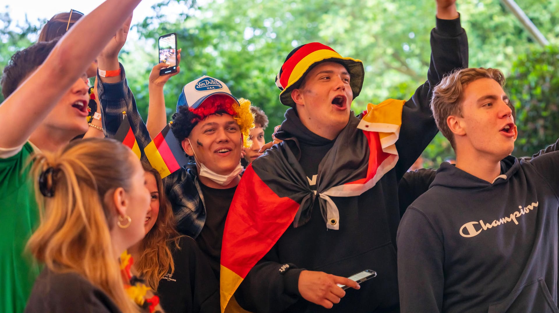 Public Viewing in Essen: Bei niedriger Inzidenz sind wieder mehr Freiheiten möglich – doch wie lange? Public Viewing in Essen: Bei niedriger Inzidenz sind wieder mehr Freiheiten möglich – doch wie lange?