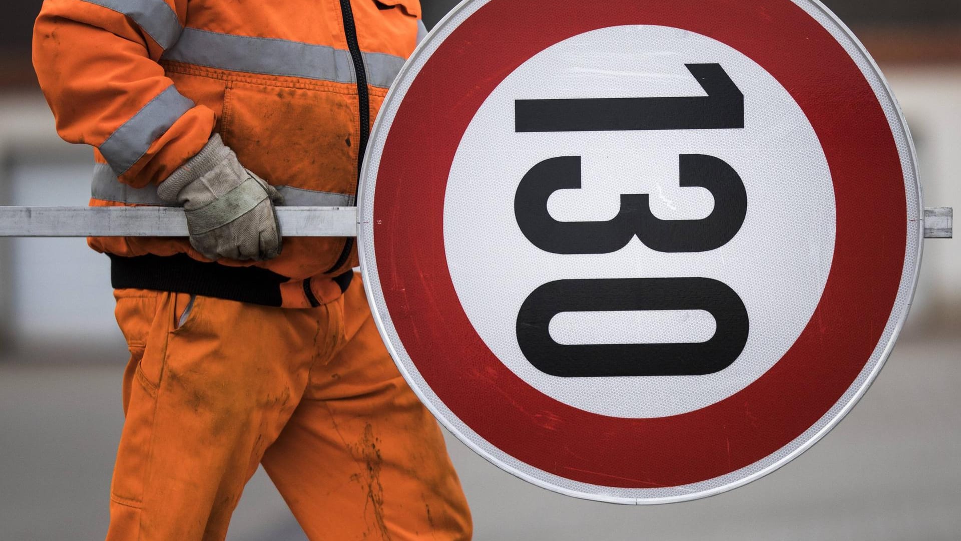 Geschwindigkeitsbegrenzung bei 130 kmh (Symbolbild): In allen anderen EU-Ländern gilt ein festes Tempolimit auf Autobahnen. Deutschland ist die Ausnahme.