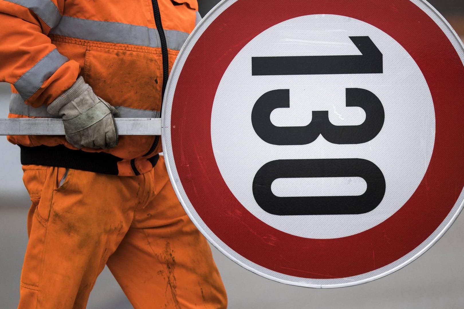 Geschwindigkeitsbegrenzung bei 130 kmh (Symbolbild): In allen anderen EU-Ländern gilt ein festes Tempolimit auf Autobahnen. Deutschland ist die Ausnahme.