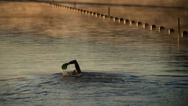 Die Deutsche Lebens-Rettungs-Gesellschaft DLRG warnt davor, allein schwimmen zu gehen.