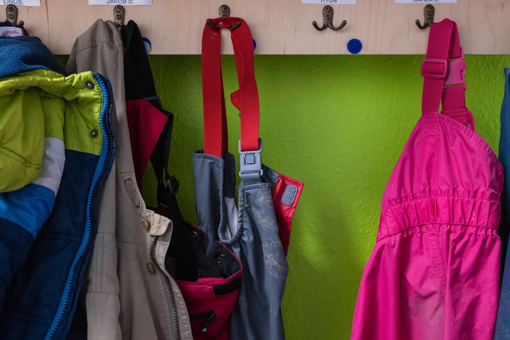Symbolbild Kindergarten Kindertagesstätte Kita in Mainz Garderobe 28.05.21 *** symbol picture kindergarten day care cent