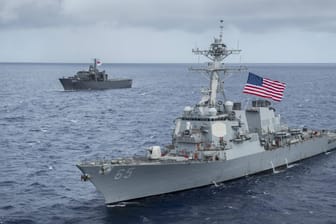 Die USS "Benfold": Der Zerstörer soll von der chinesischen Marine Hunderte Kilometer vor der chinesischen Küste abgedrängt worden sein.