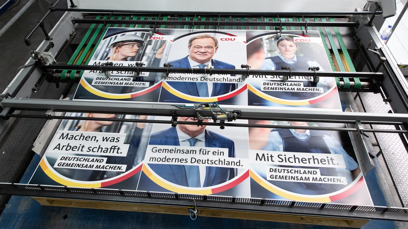 Wahlplakate der CDU: Kritik an Steuer- und Sozialplänen der Union und FDP.