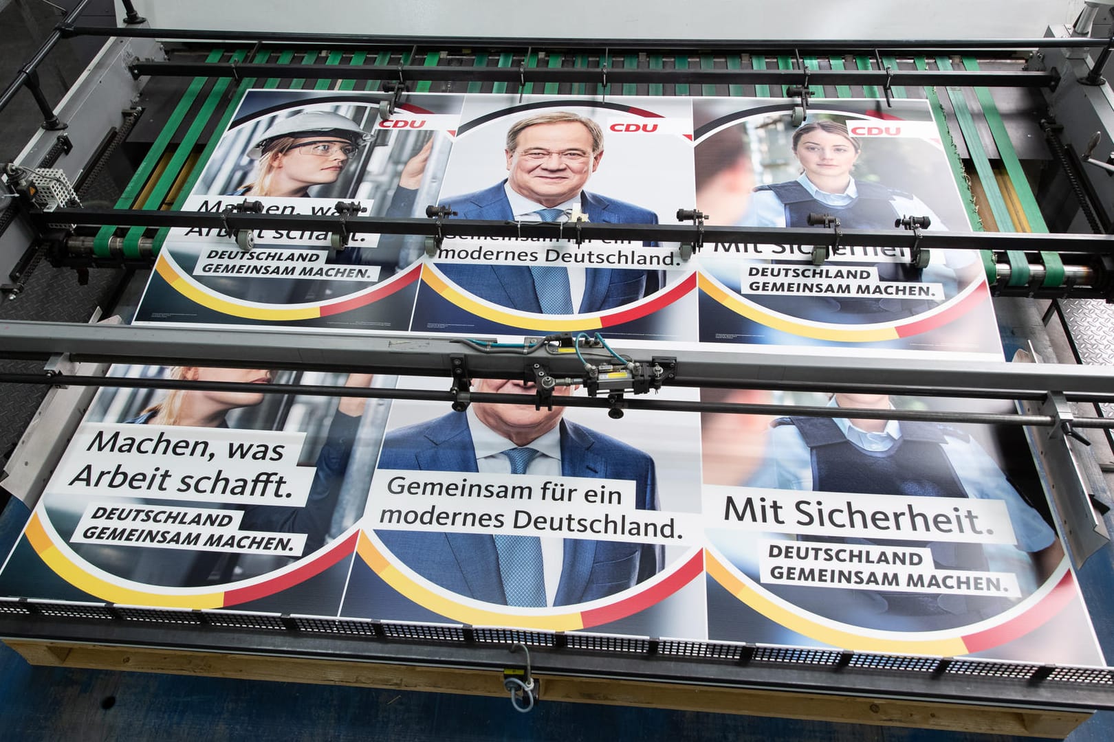 Wahlplakate der CDU: Kritik an Steuer- und Sozialplänen der Union und FDP.