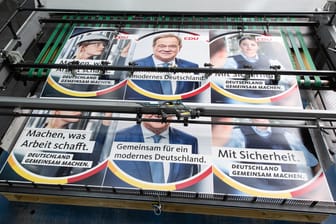 Wahlplakate der CDU: Kritik an Steuer- und Sozialplänen der Union und FDP.