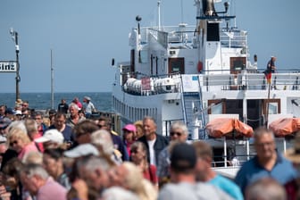 Touristen auf der Insel Rügen: Der Inzidenzwert in Deutschland steigt weiter.