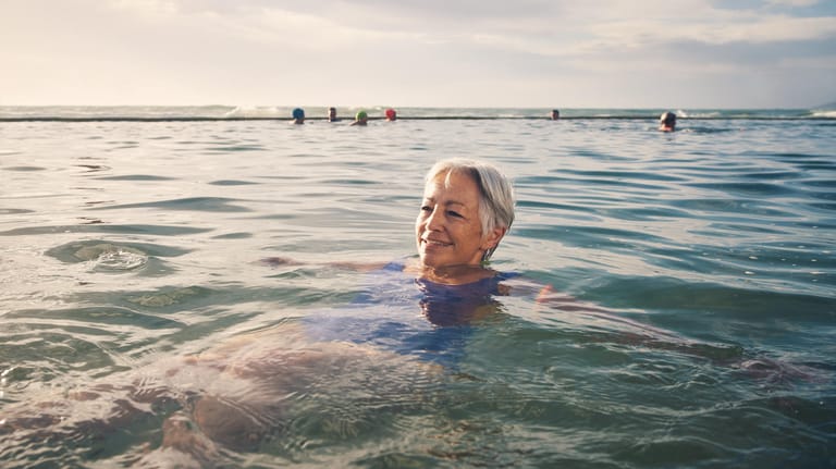 Schwimmen: Auch im Alter ist diese Sportart zu empfehlen.